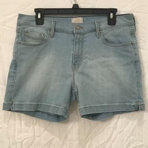 NWOT Levi shorts